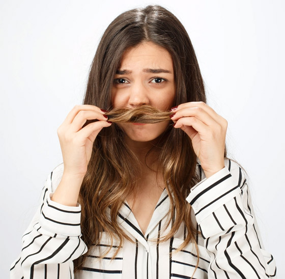 مأساة الشعر الدهني بالصيف.. 7 نصائح للتعامل مع فروات الرؤوس المتعرقة صورة رقم 2 مأساة الشعر الدهني بالصيف.. 7 نصائح للتعامل مع فروات الرؤوس المتعرقة صورة رقم 2