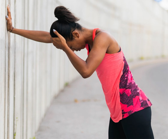 تشعر بالدوار عند السير بسرعة أو أثناء نزول الدرج؟ إليك الأسباب والعلاج صورة رقم 3