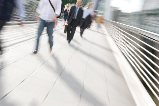 تشعر بالدوار عند السير بسرعة أو أثناء نزول الدرج؟ إليك الأسباب والعلاج صورة رقم 4