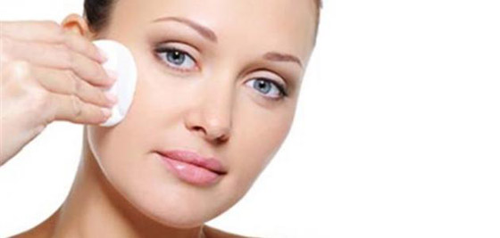 5 خطوات بسيطة لتنظيف البشرة في المنزل صورة رقم 3