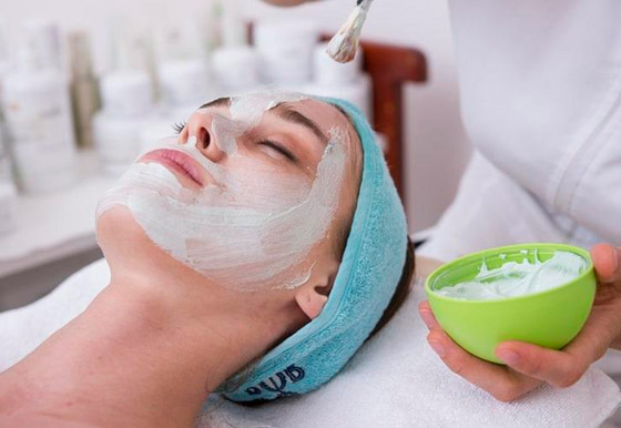 إليكم 5 طرق لتفتيح البقع الداكنة بالوجه والجسم قبل العيد صورة رقم 1