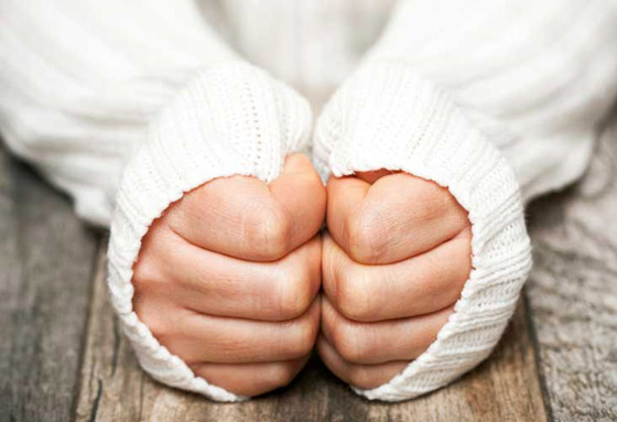 لا علاقة للطقس البارد.. سبب عجيب قد يكون وراء برودة اليدين والقدمين صورة رقم 6 لا علاقة للطقس البارد.. سبب عجيب قد يكون وراء برودة اليدين والقدمين صورة رقم 6