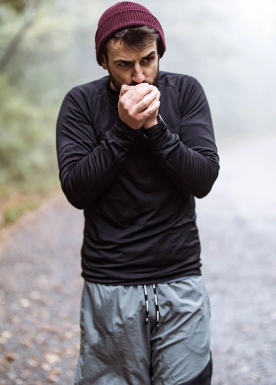 لا علاقة للطقس البارد.. سبب عجيب قد يكون وراء برودة اليدين والقدمين صورة رقم 1 لا علاقة للطقس البارد.. سبب عجيب قد يكون وراء برودة اليدين والقدمين صورة رقم 1