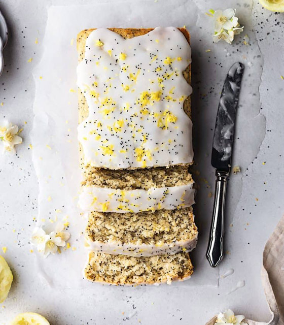 إليكم طريقة تحضير كعكة الليمون مع البوبي سيد (بذور الخشخاش) اللذيذة صورة رقم 6