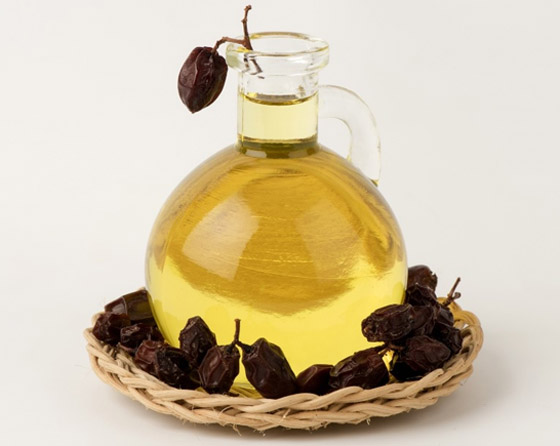 ما هو زيت ثمرة النيم؟ وكيف يساعد في العناية بالبشرة؟ صورة رقم 2