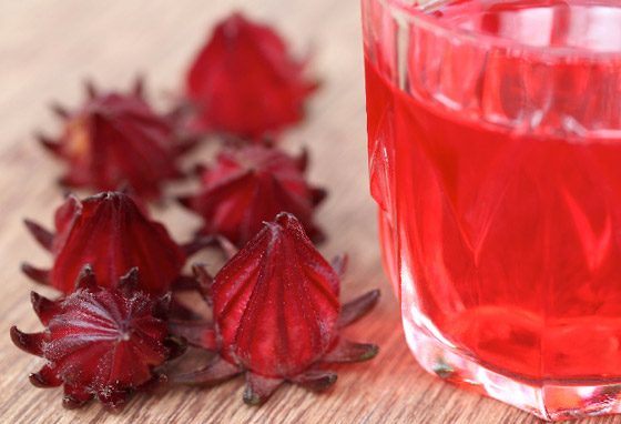 فوائد الكركديه البارد الصحية لا تضاهى في فصل الصيف صورة رقم 4