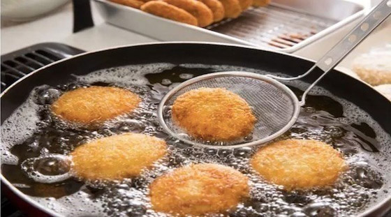 كيف تقللين امتصاص الأطعمة للزيت أثناء القلي؟ صورة رقم 7