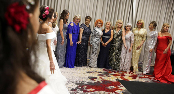 صور: جدة جميلة (63 عاما) تفوز بمسابقة ملكة جمال المسنات في أمريكا صورة رقم 5