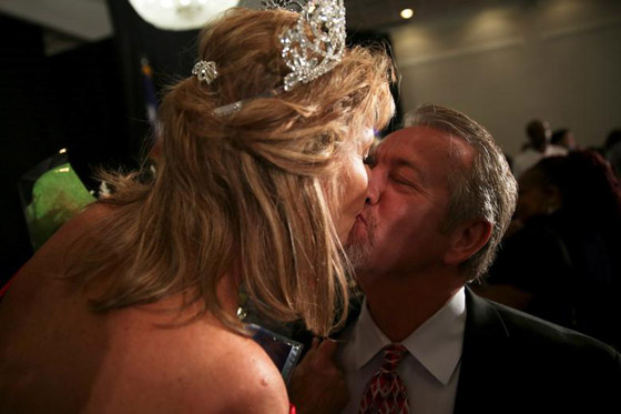 صور: جدة جميلة (63 عاما) تفوز بمسابقة ملكة جمال المسنات في أمريكا صورة رقم 8