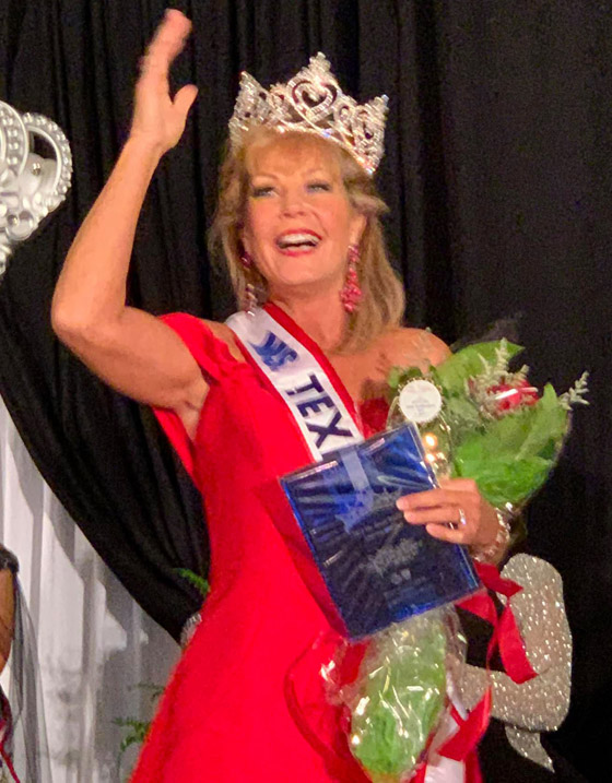 صور: جدة جميلة (63 عاما) تفوز بمسابقة ملكة جمال المسنات في أمريكا صورة رقم 12