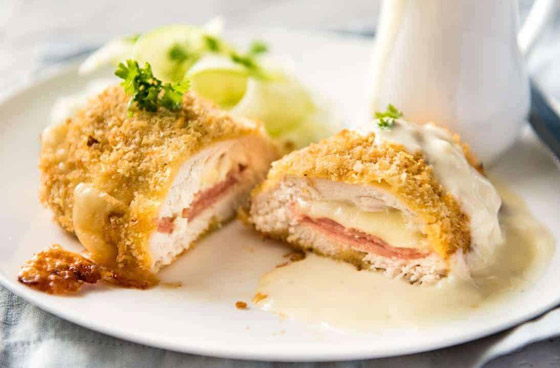 إليكم طريقة تحضير الكوردون بلو الفاخرة اللذيذة.. وأسرار نجاح الوصفة صورة رقم 1