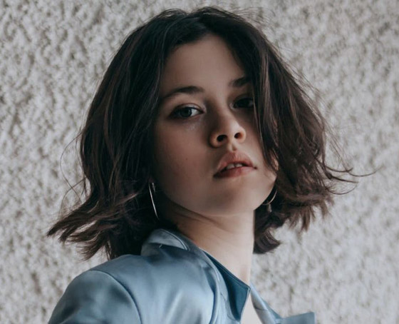 5 أخطاء وعادات مؤذية تجنّبوها في حالة الشعر الدهني..! صورة رقم 1 5 أخطاء وعادات مؤذية تجنّبوها في حالة الشعر الدهني..! صورة رقم 1