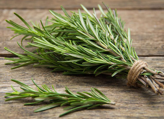 إليكم بدائل لذيذة وصحية تغنيكم عن استخدام الملح 