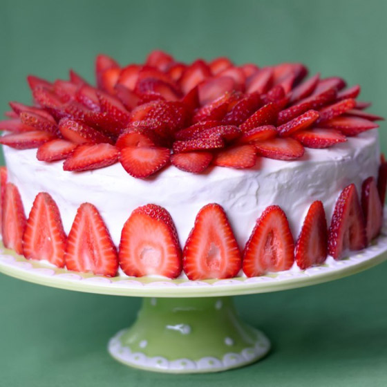 3 وصفات لذيذة لعمل كيكة الفراولة صورة رقم 1