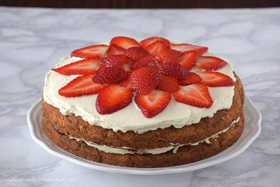 3 وصفات لذيذة لعمل كيكة الفراولة صورة رقم 3
