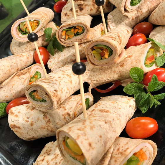 إليكم طريقة تحضير رولات التورتيلا مع التيركي الخفيف للرجيم صورة رقم 2