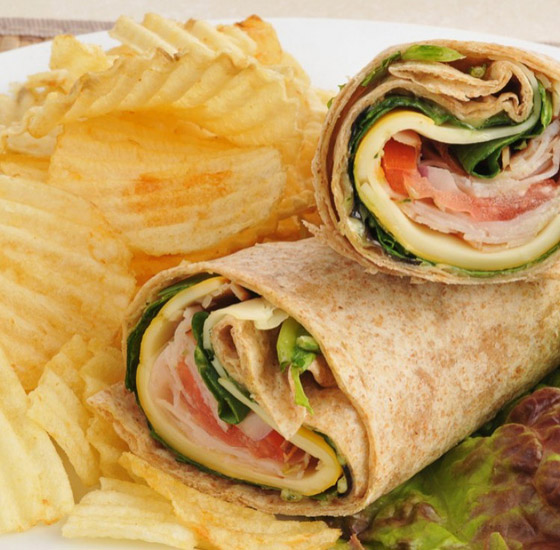 إليكم طريقة تحضير رولات التورتيلا مع التيركي الخفيف للرجيم صورة رقم 3