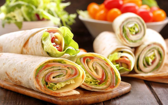 إليكم طريقة تحضير رولات التورتيلا مع التيركي الخفيف للرجيم صورة رقم 5