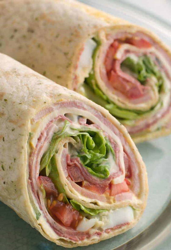 إليكم طريقة تحضير رولات التورتيلا مع التيركي الخفيف للرجيم صورة رقم 6