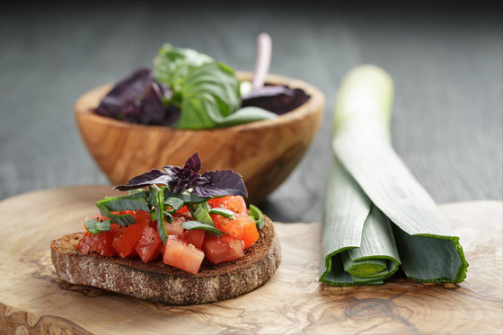 ليست عملية سهلة.. كيف تحضّر طبق سلطة صحيا ومفيدا؟ صورة رقم 3