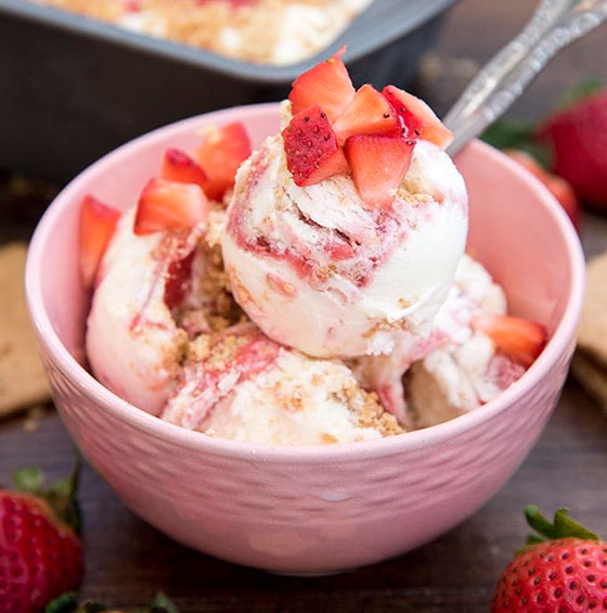 إليكم طريقة تحضير آيس كريم تشيز كيك بالفراولة الطيبة صورة رقم 6 إليكم طريقة تحضير آيس كريم تشيز كيك بالفراولة الطيبة صورة رقم 6