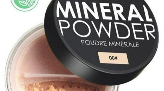 تعرفي على فوائد البودرة المعدنية لبشرتك صورة رقم 1