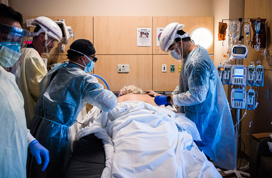 فيديو: ما الذي يحدث لمصاب بفيروس كورونا قبل أن يلفظ أنفاسه الأخيرة؟ صورة رقم 2