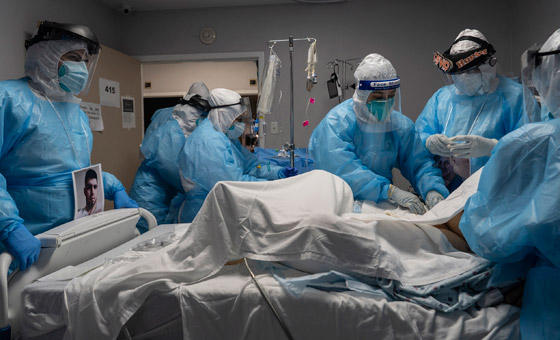 فيديو: ما الذي يحدث لمصاب بفيروس كورونا قبل أن يلفظ أنفاسه الأخيرة؟ صورة رقم 3