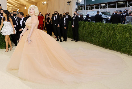 بالصور: 13 إطلالة مذهلة يصعب نسيانها لنجمات 