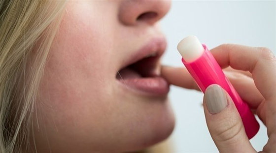 ماذا تعرفين عن بلسم شفاه الأُس الهيدروجيني؟ صورة رقم 1