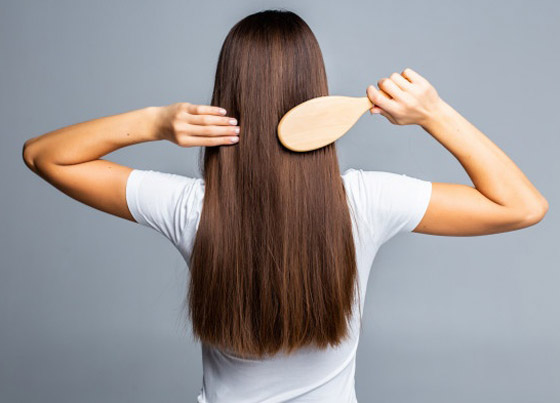 وصفات طبيعية سحرية.. بخاخ تكثيف الشعر بالشاي والزنجبيل صورة رقم 6