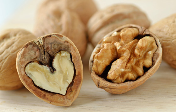 ينقص الوزن ويحمي القلب.. تعرفوا على فوائد الجوز ينقص الوزن ويحمي القلب.. تعرفوا على فوائد الجوز