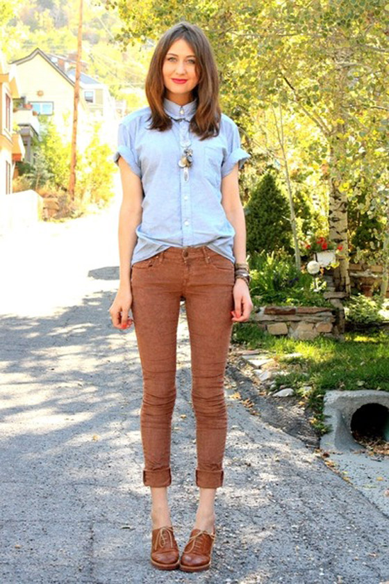 الجينز يكتسي باللون البني هذا الخريف صورة رقم 8