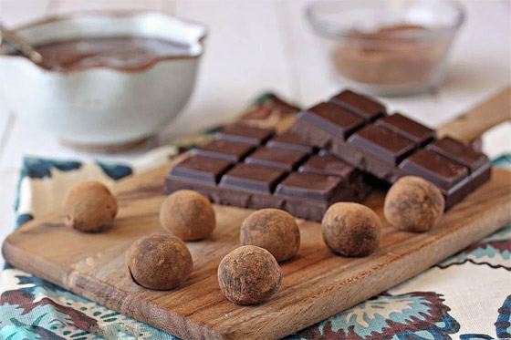 ليست البيضاء والداكنة والبندق فقط.. 10 أنواع شوكولاتة، هل تعرفها كلها؟ صورة رقم 17 ليست البيضاء والداكنة والبندق فقط.. 10 أنواع شوكولاتة، هل تعرفها كلها؟ صورة رقم 17