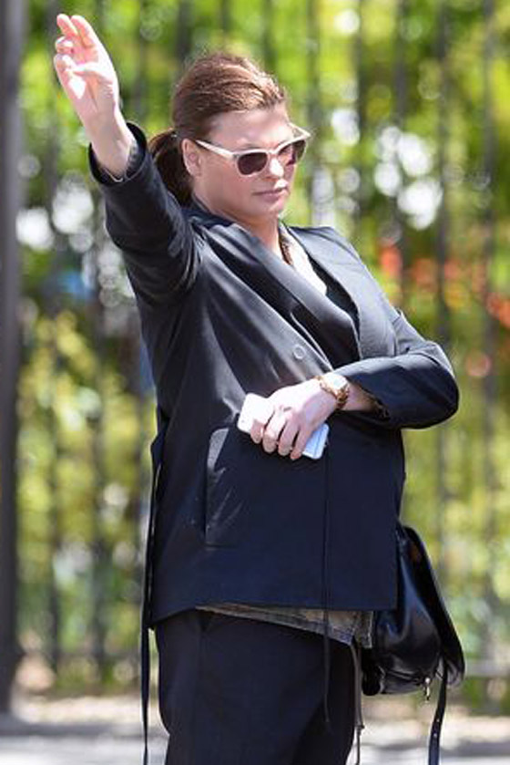 عارضة أزياء تطالب بـ50 مليون دولار تعويضا بعد تشوهها بعملية تجميل! صورة رقم 9