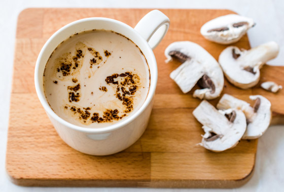 نفس المذاق مع خصائص وفوائد صحية مميزة.. ماذا تعرف عن قهوة الفطر؟ صورة رقم 2