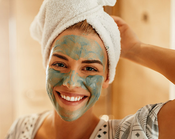 إليكم 4 وصفات هندية مدهشة من مطبخكم تعالج جميع أنواع مشاكل البشرة صورة رقم 7