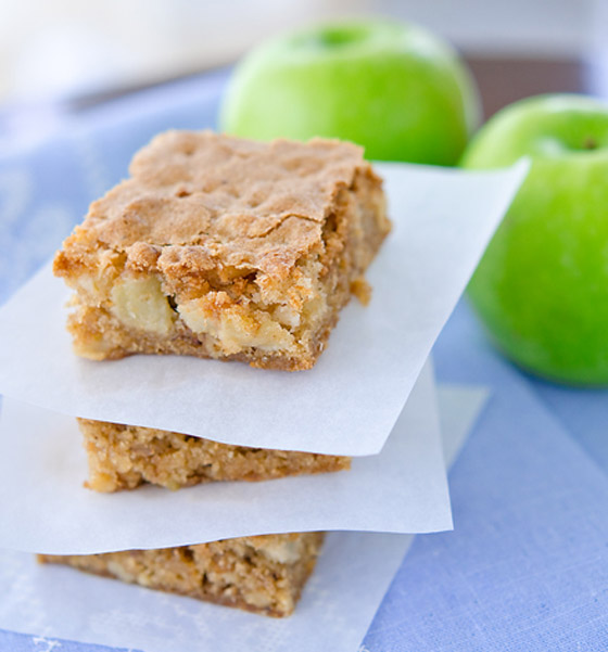 إليكم طريقة تحضير براونيز صحي بالتفاح لرجيم لذيذ ومميز صورة رقم 2