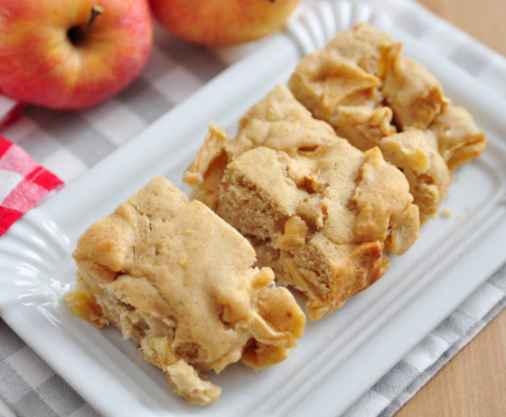 إليكم طريقة تحضير براونيز صحي بالتفاح لرجيم لذيذ ومميز صورة رقم 6