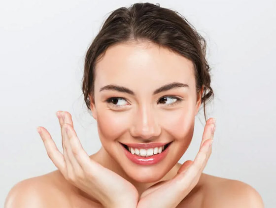 لحمايتها وجعلها أكثر تألقا وصحة.. 5 خطوات للحصول على بشرة قوية صورة رقم 8