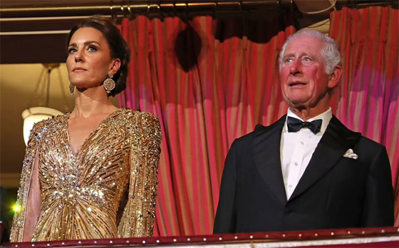 بالصور: كيت ميدلتون تخطف الأنظار بإطلالتها الجذابة على السجادة الحمراء صورة رقم 27