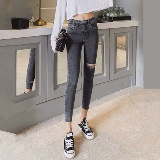 الرمادي يهمين على الجينز هذا الخريف صورة رقم 3