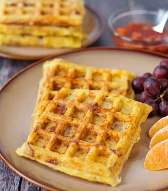 إليكم طريقة تحضير وافل البطاطس مع البيض لفطور صحي لأطفالكم صورة رقم 10