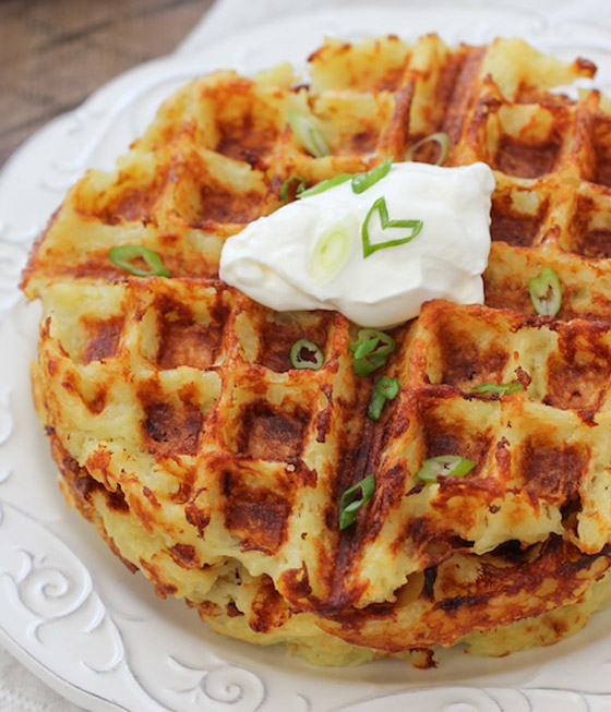 إليكم طريقة تحضير وافل البطاطس مع البيض لفطور صحي لأطفالكم صورة رقم 12