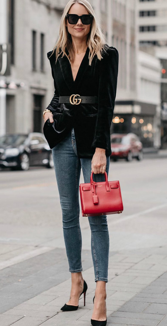 البليزر الأسود أهم صيحات شتاء 2021.. كيف تنسقينه؟ صورة رقم 1