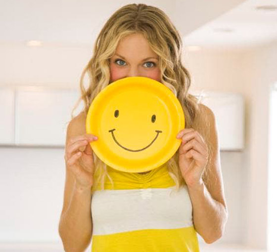 حتى لو كانت مزيفة فمفعولها سحري.. تعرفوا إلى 5 فوائد للابتسامة صورة رقم 2 حتى لو كانت مزيفة فمفعولها سحري.. تعرفوا إلى 5 فوائد للابتسامة صورة رقم 2