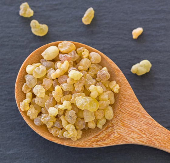 مضاد للالتهاب وأٌستخدم بالطب الشعبي لعقود.. إليكم فوائد اللبان الدكر صورة رقم 8