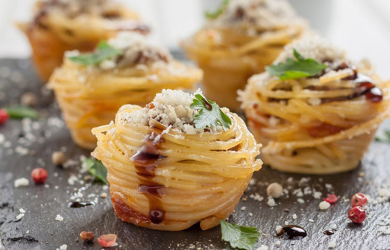 إليكم طريقة تحضير كب كيك الباستا بالجبنة الرائعة والشهية صورة رقم 1