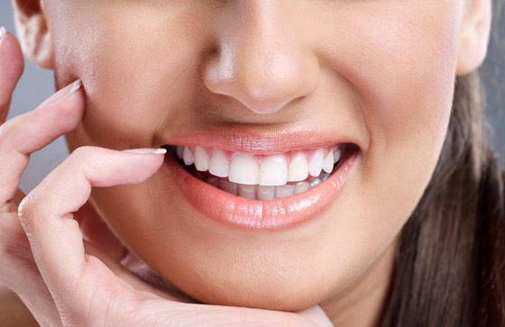 إليكم طرق بسيطة وعلاجات طبيعية تساعدكم على تبييض أسنانكم صورة رقم 5