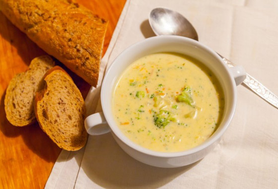 إليكم طريقة تحضير شوربة البروكلي والجزر بالكريمة الصحية والشهية صورة رقم 1 إليكم طريقة تحضير شوربة البروكلي والجزر بالكريمة الصحية والشهية صورة رقم 1